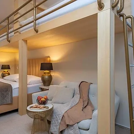 Pappas Hotel&studio 3*